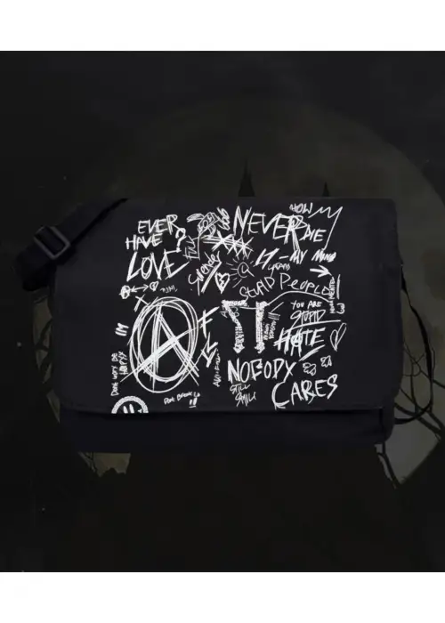 Siyah Grafiti Design Postacı Çantası