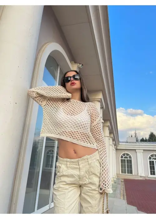 Ispanyol Kol Delikli Crop