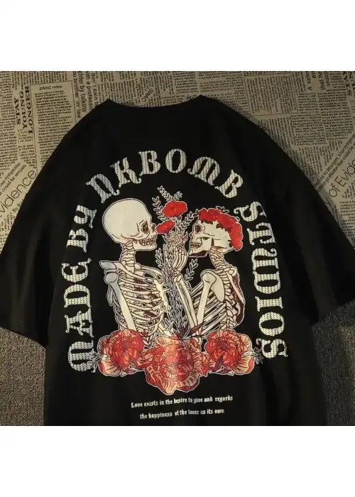 Skulls In Love & Roses Sırt Baskılı Siyah Unisex Oversize T-shirt 19071825