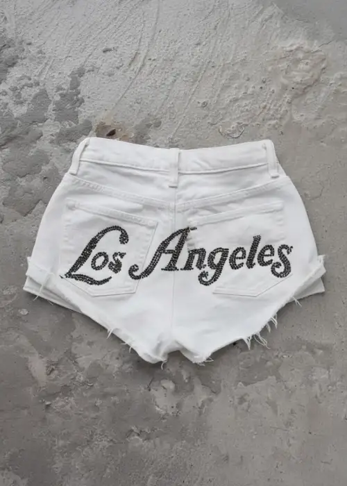 Beyaz Los Angeles Taşlı Y2K Mini Şort