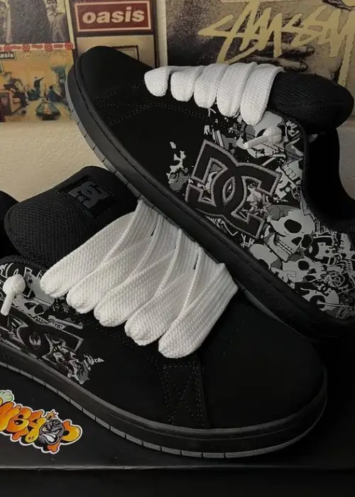 Midnight Dc Siyah Beyaz Kuru Kafa Desenli Spor Ayakkabı