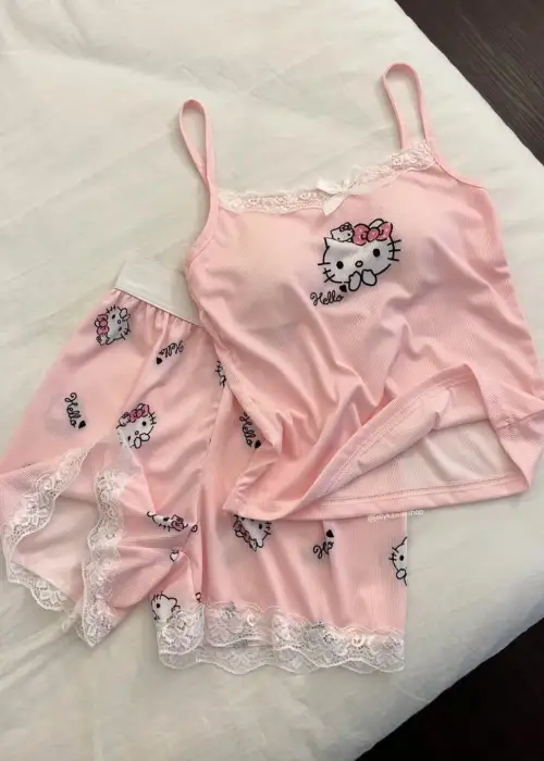 Pembe Hello Kitty Dantel Detaylı Alt Üst Takım