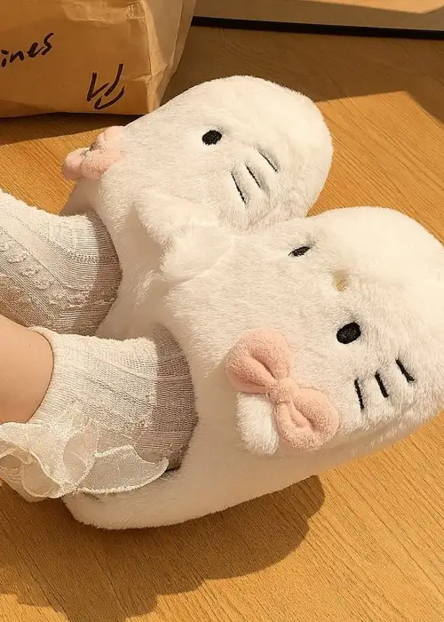 Toz Pembe Hello Kitty Yumuşak Tüylü Peluş Panduf Terlik