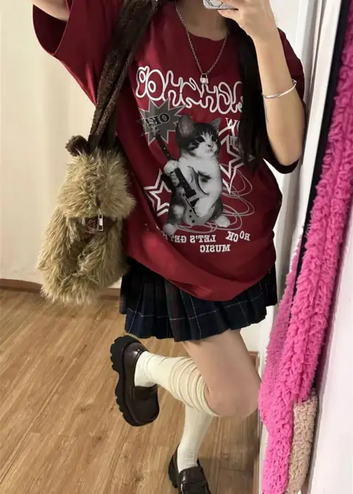 Bordo Playing Guitar Cat Unisex T-shirt