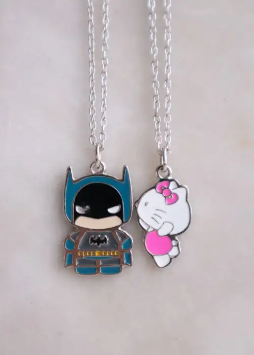 Gümüş Zincirli Kitty & Batman Çift Kolyesi
