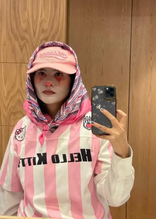 Pembe Kitty Forma V Yaka