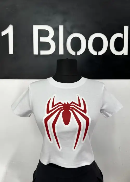 Kırmızı Spider Logolu Beyaz Crop Top