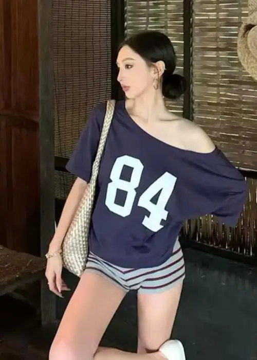 Lacivert 84 Number Salaş Omuz Dekolteli T-shirt