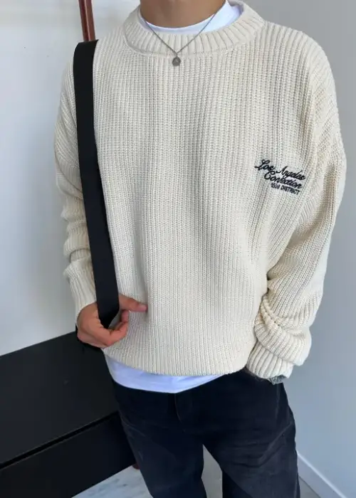 Minimal Nakışlı Bej Bisiklet Yaka Kazak