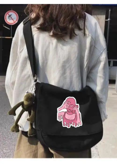 Siyah GTA Pembe Maske Baskılı Unisex Askılı Postacı Çanta