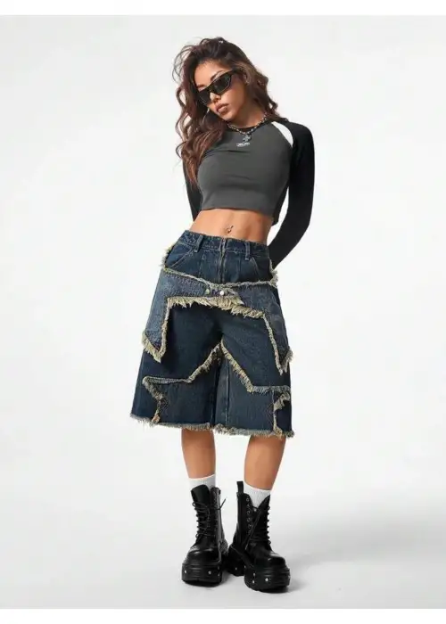 Stars Patch Detaylı Kot Pantolon Şort