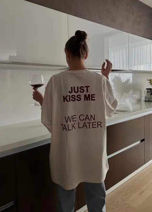 Unisex Just Kiss Me Tshirt Beyaz