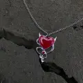 Gotik Vintage Kırmızı Şeytan Kalp Kolye