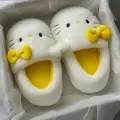 Sarı Hello Kitty Yumuşak Tüylü Peluş Panduf Terlik