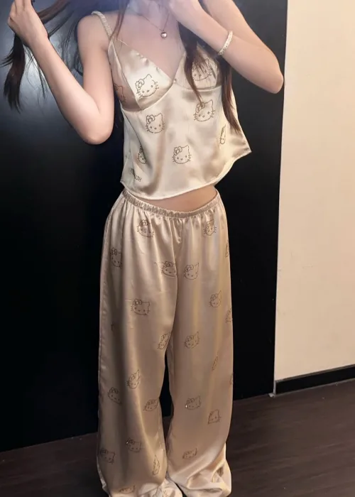 Bej Hello Kitty Taş Baskılı Pijama Takımı