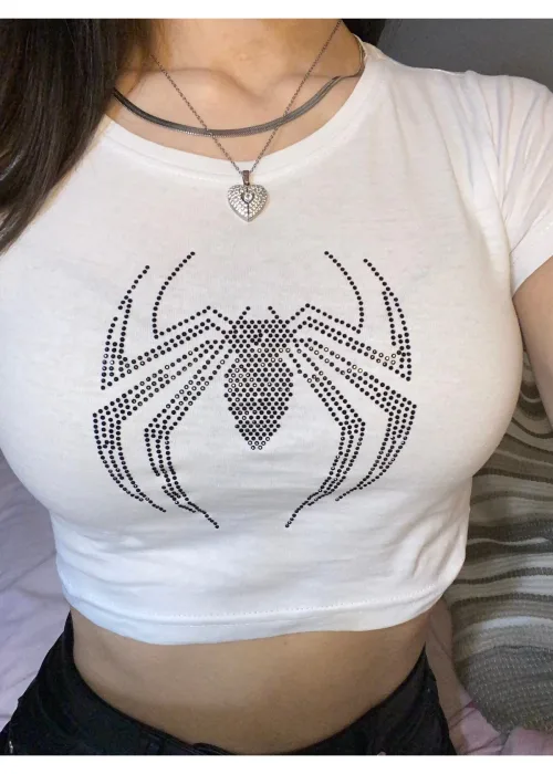 Beyaz Parıltılı Taşlı Örümcek Spiderman Kadın Crop Body