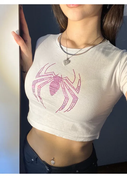 Beyaz Pembe Parıltılı Taşlı Örümcek Spiderman Kadın Crop Body