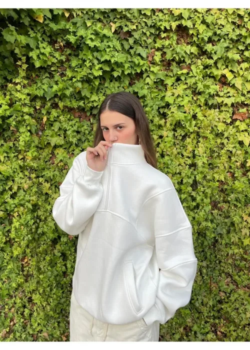 Beyaz Yarım Fermuarlı Oversize Sweatshirt