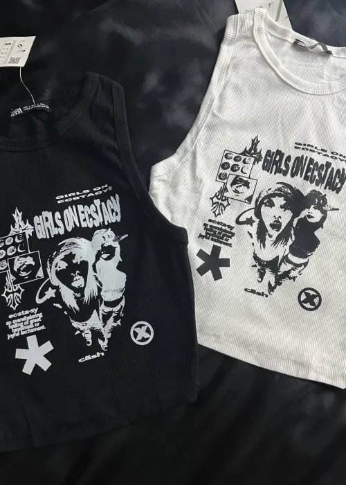 GİRLS ON KOLSUZ ATLET CROP