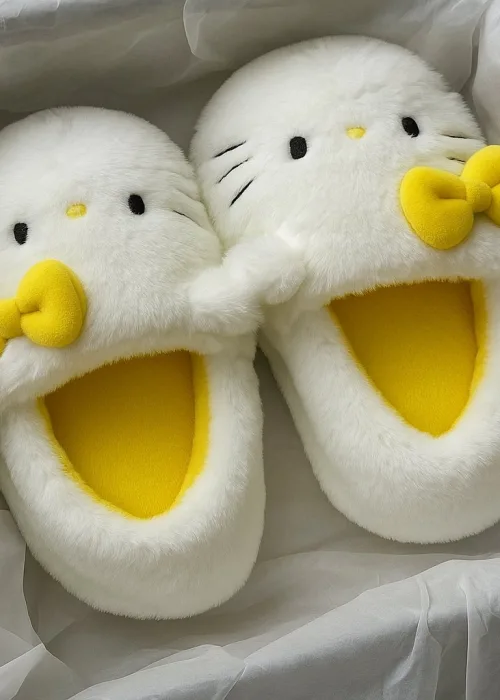 Sarı Hello Kitty Yumuşak Tüylü Peluş Panduf Terlik