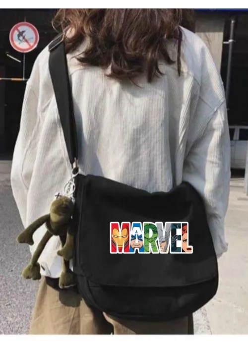 Siyah Marvel Baskılı Unisex Askılı Postacı Çanta