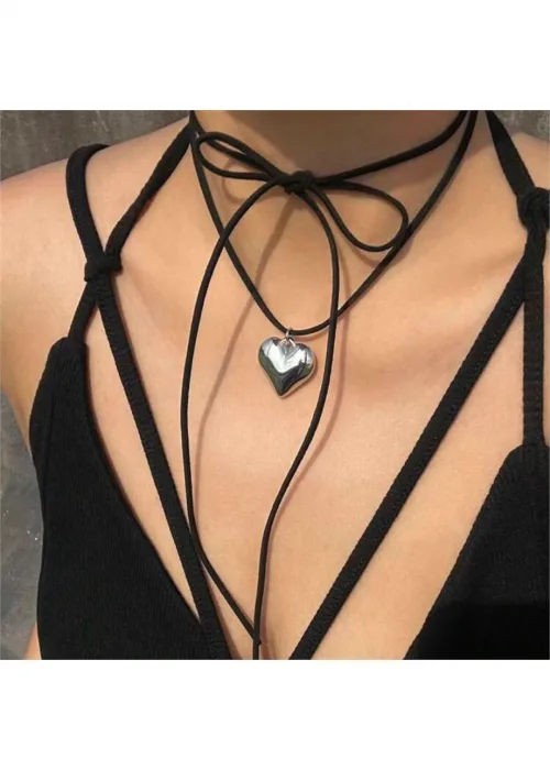 Vintage Big Heart Siyah İpli Silver Kolye