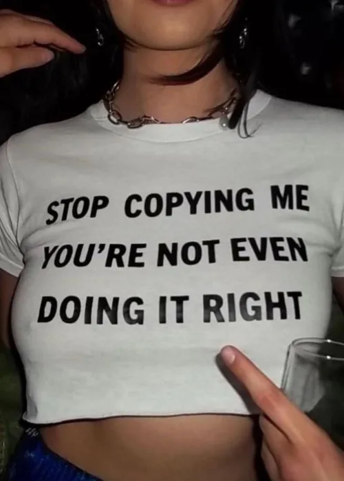 Y2K BEYAZ STOP COPYİNG CROP