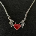 Gothic Kırmızı Kalp Yarasa Kolye Özel Tasarım