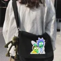 SİYAH RİCK AND MORTY BASKILI UNİSEX ASKILI POSTACI ÇANTA