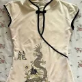 Ekru Mandarin Yaka Ejderha Motifli Vintage Kısa Kollu Crop