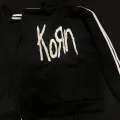 Korn Nakışlı Logolu Çizgili Siyah Ceket
