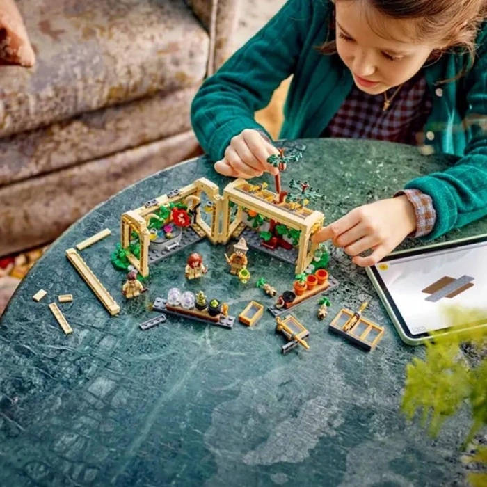 76445 Harry Potter - Hogwarts Şatosu: Bitkibilim Dersi 390 parça +8 yaş