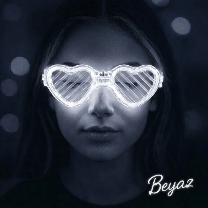 Beyaz LED Işıklı Kalp Gözlük – 3 Modlu Parti