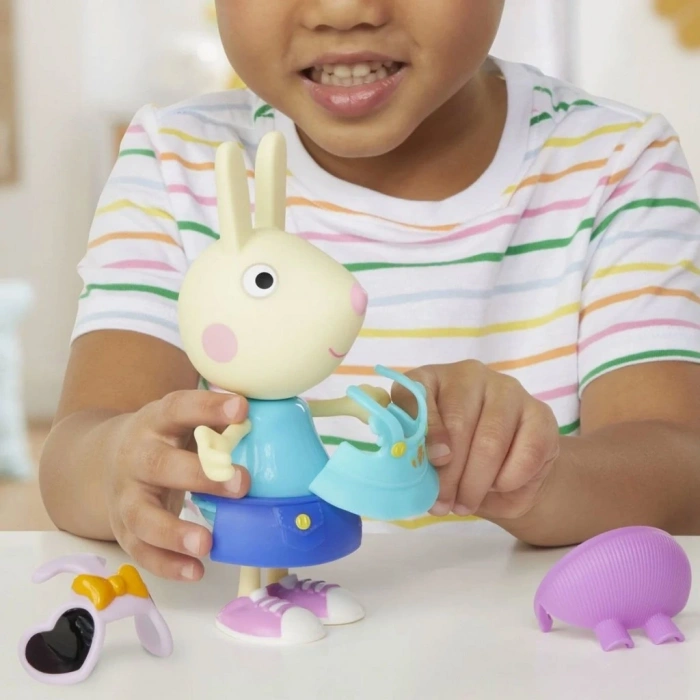 F8859 Peppa Pig ve Ailesi Kıyafetli Figür Seti +3 yaş