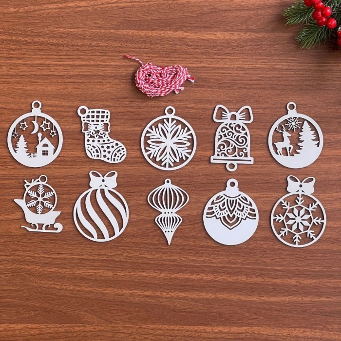 Timion 10 Parça Kırmızı Beyaz İpli Karışık Model Ahşap Yılbaşı Ağaç Süsü (5148)