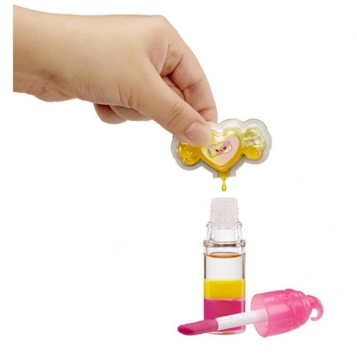 Timion Mila Mallows Bebeği ve Dudak Parlatıcısı Gizemli Renk Serisi