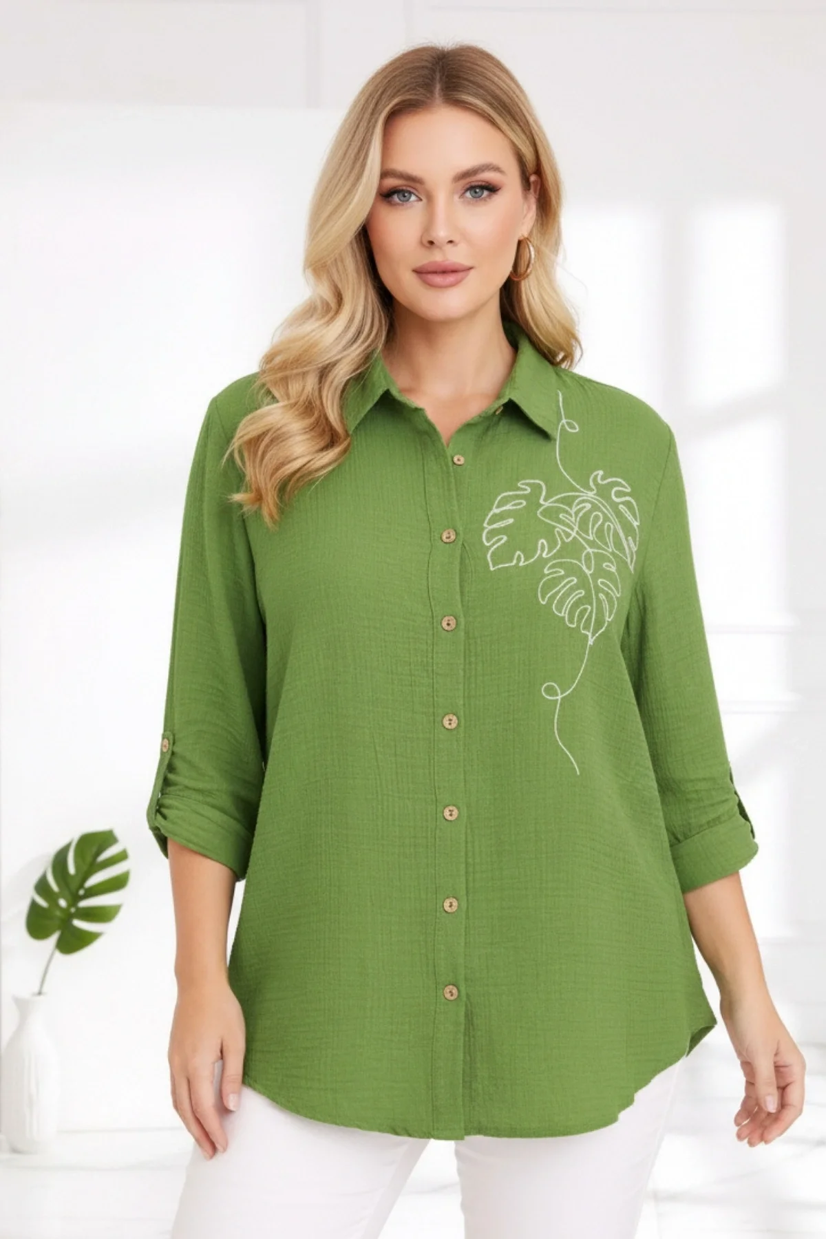 Kadın Yeşil Göğsü Nakış Detaylı Müslin Kumaş Kol Katlamalı Gömlek