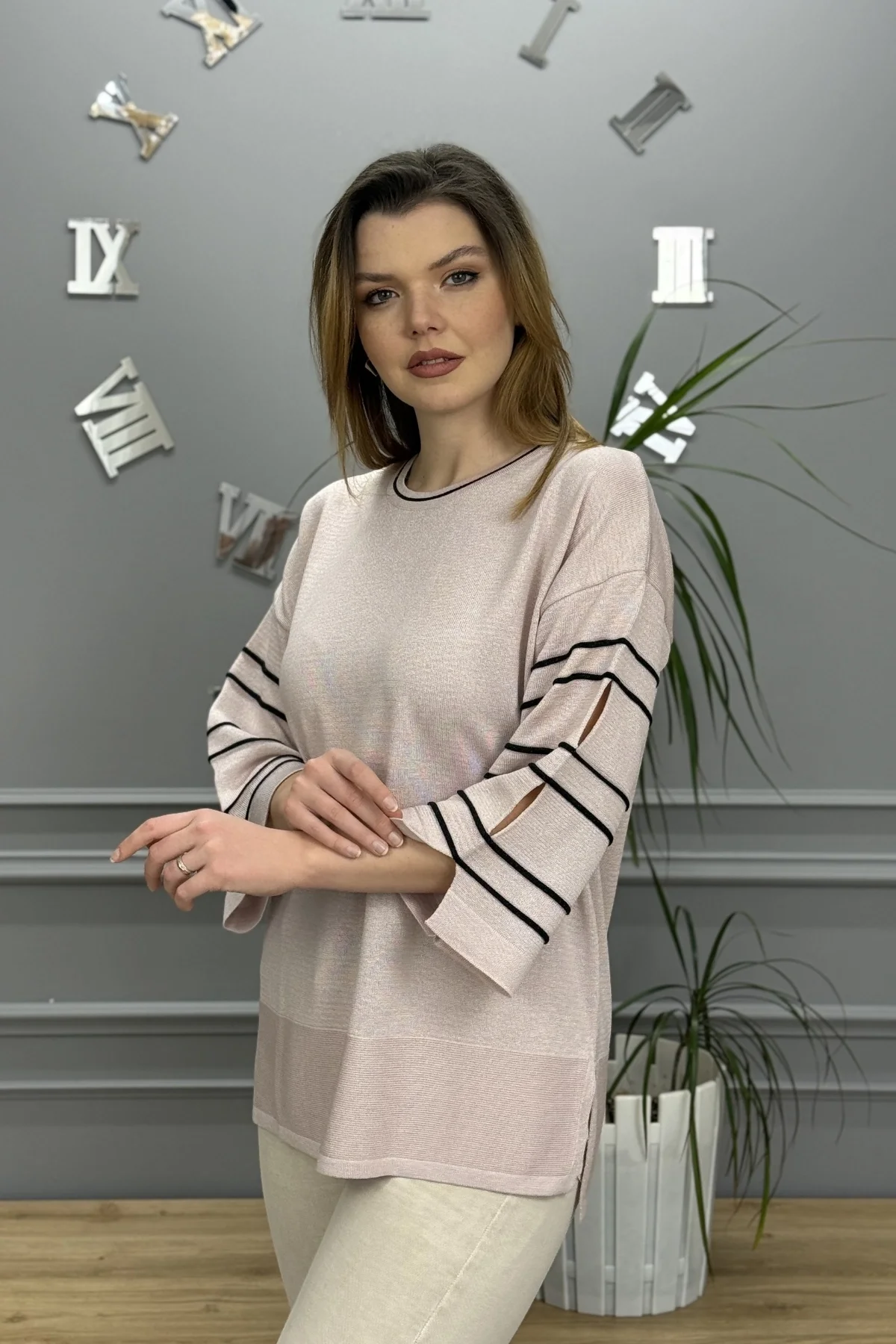 Kadın Pembe Bisiklet Yaka Kol Ve Eteği Yırtmaçlı Likralı Yumuşak Dokulu Simli İnce Merserize Triko