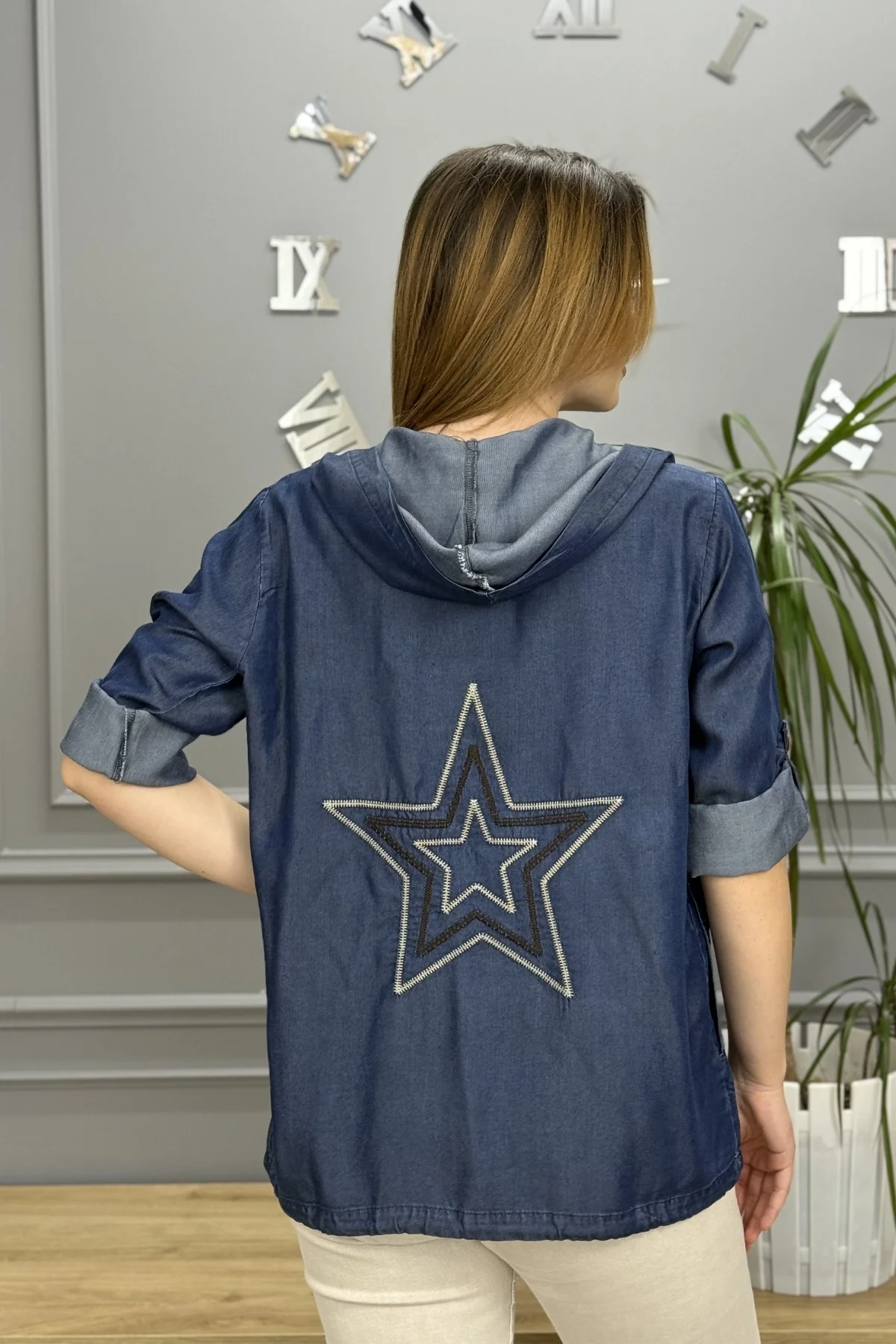 Kadın Koyu Mavi TENSEL Sırtı Yıldız Nakışlı Kapüşonlu Cepli Eteği Kordonlu KOT Gömlek Ceket