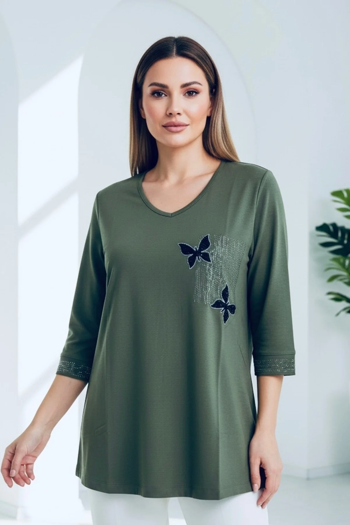 Kadın YEŞİL  V Yaka Göğsü Çift Kelebek Kristal Taşlı Likralı Büyük Beden Buluz