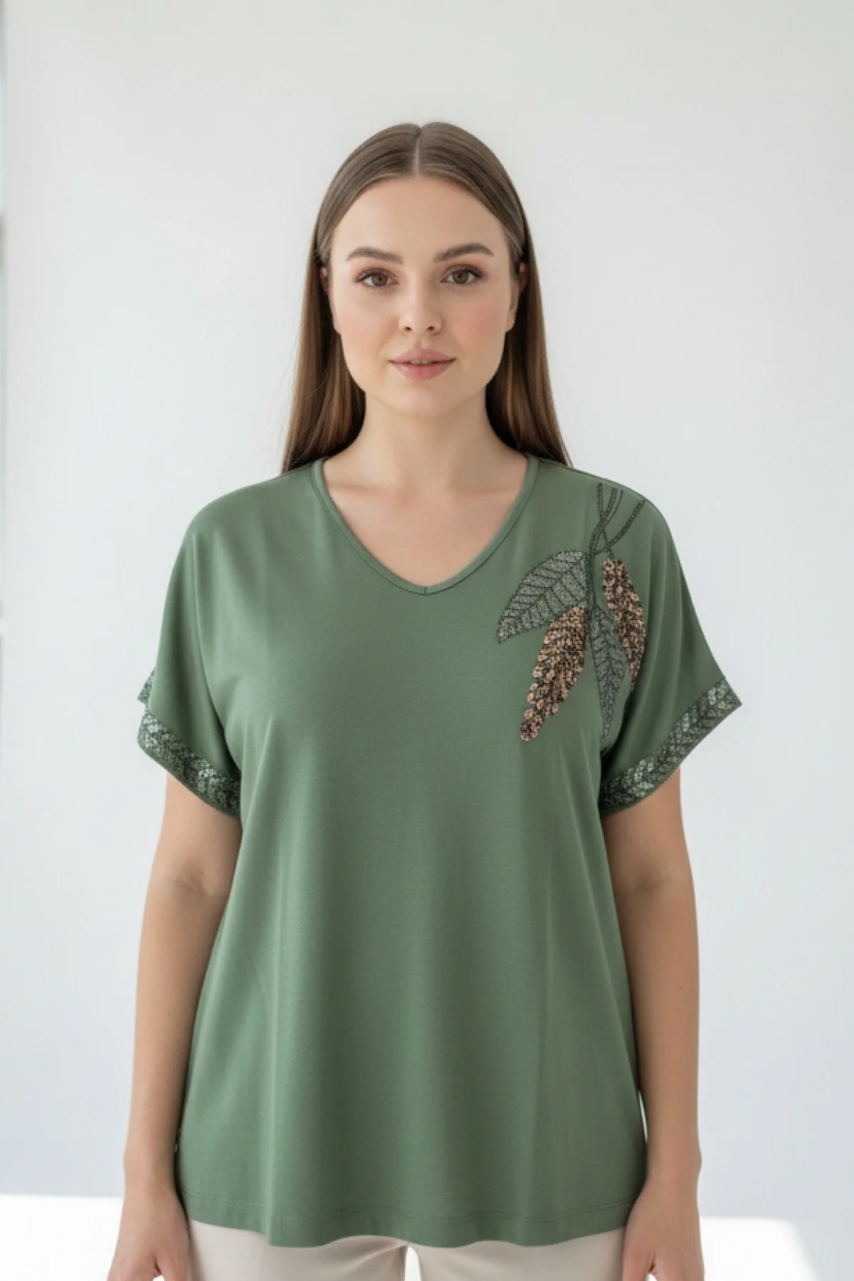 Kadın YEŞİL V Vaka Göğsü 3 Yaprak Kırıistal Taşlı Likralı Kısa Kol Bluz