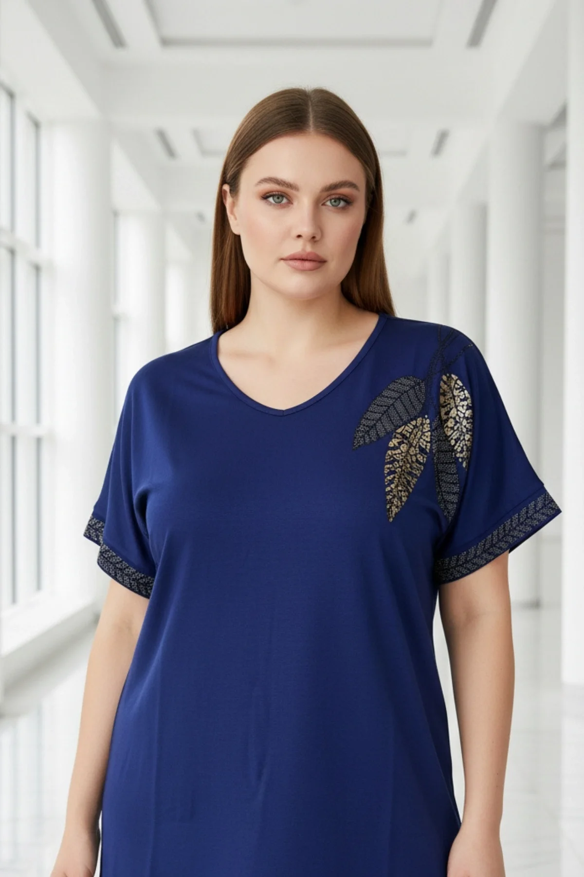 Kadın LACİVERT V Vaka Göğsü 3 Yaprak Kırıistal Taşlı Likralı Kısa Kol Bluz