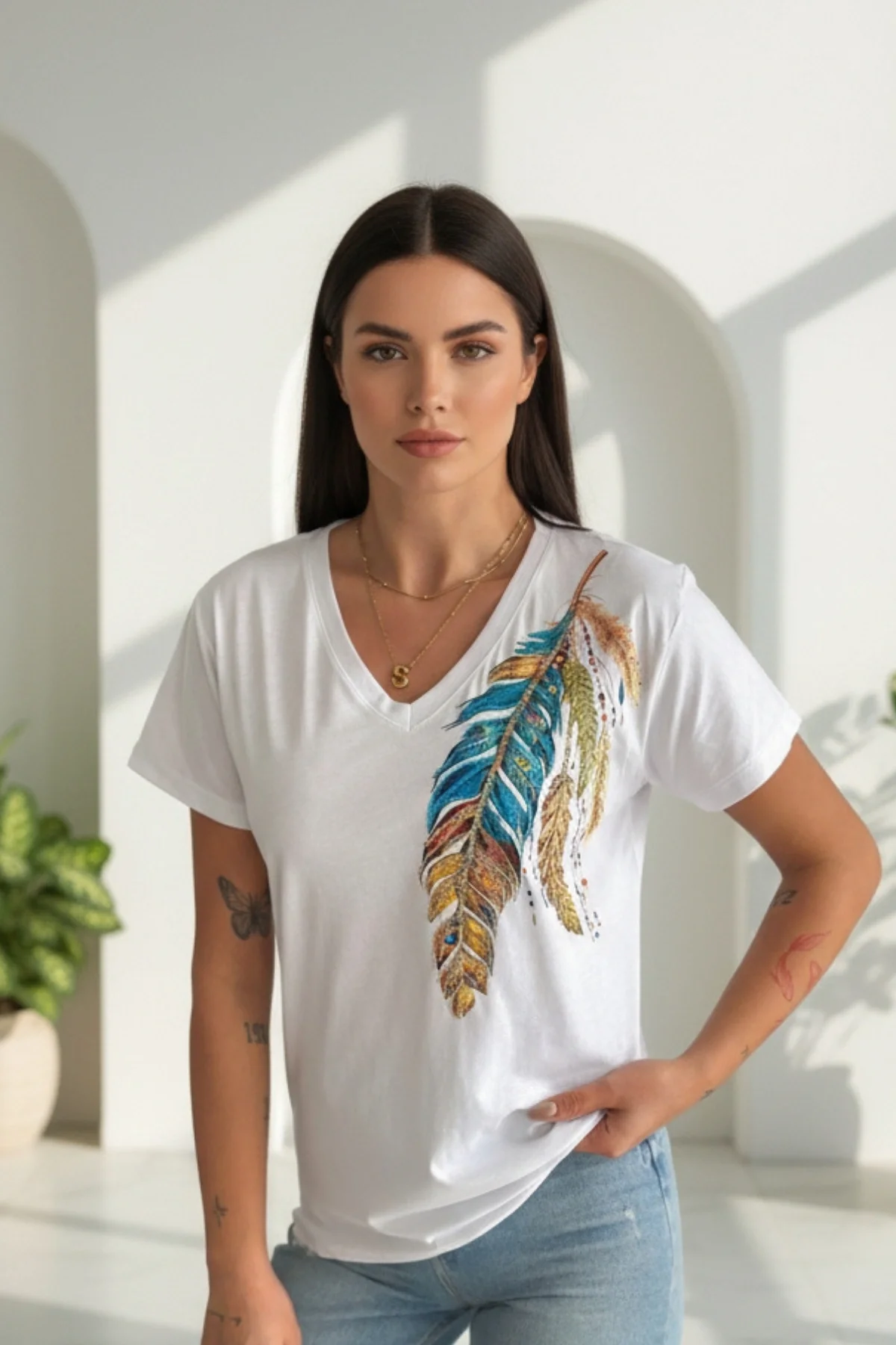 Kadın BEYAZ V Yaka Omzu Tüylü  İşlemeli % 100 Pamuk Penye Kumaş Kısa Kol Bluz