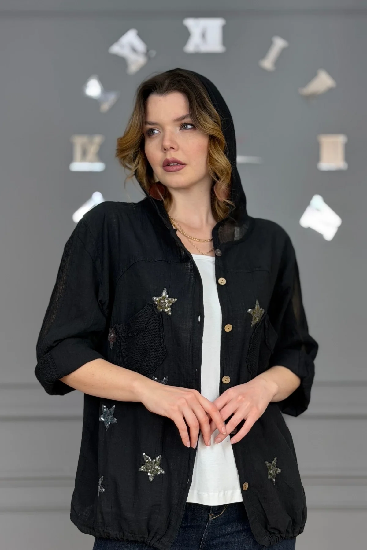 Kadın Siyah Organik Yıkamalı Keten Kumaş Arkası Pamuk Penye Kapüşonlu File Ve Yıldız Pul Nakışlı Gömlek Ceket