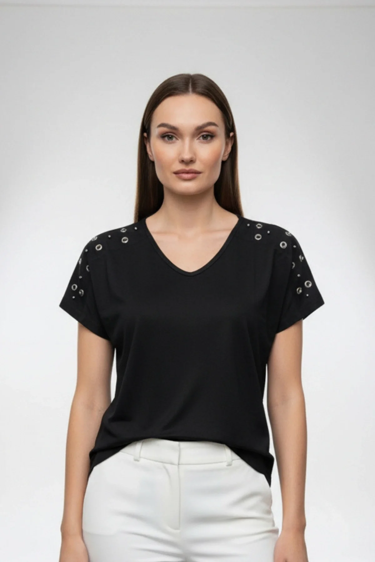 Kadın Siyah V Yaka Omuzlar Kuşgözlü Zımbalı Likralı Pamuk Viskon Penye Kumaş