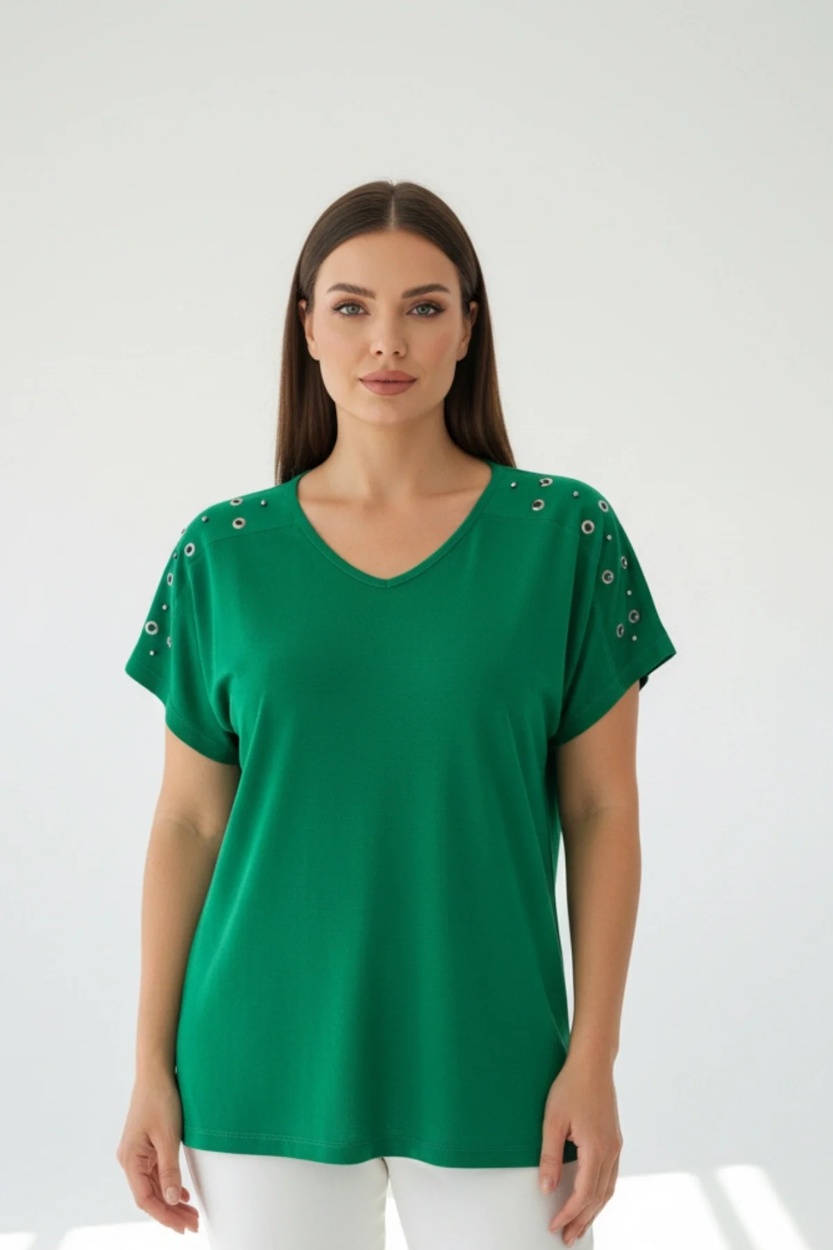 Kadın Yeşil V Yaka Omuzlar Kuşgözlü Zımbalı Likralı Pamuk Viskon Penye Kumaş