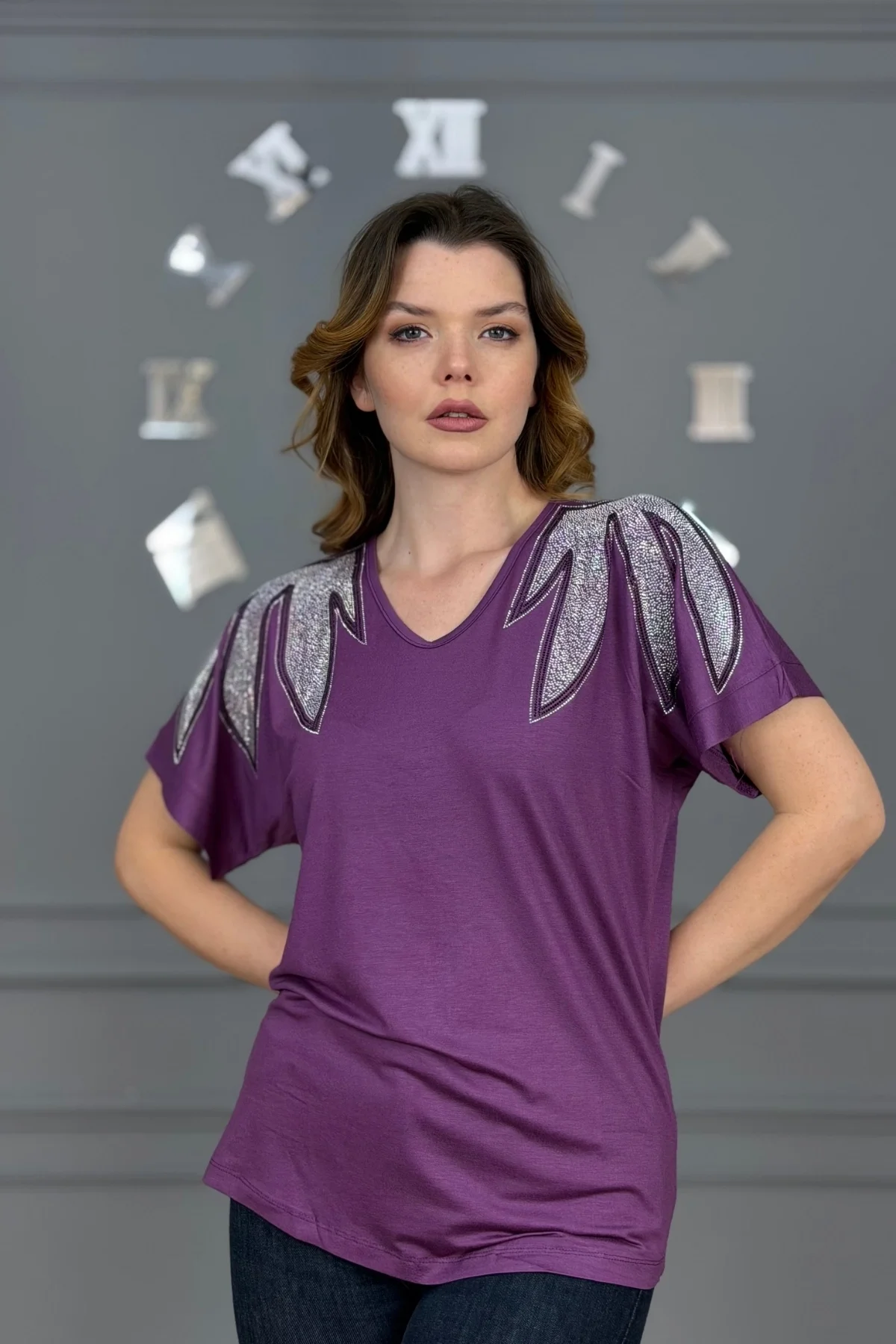 Kadın MÜRDÜM Büyük Beden V Yaka Omuzlar Yaprak Kristal Taş İşlemeli Likralı Kısa Kol Buluz