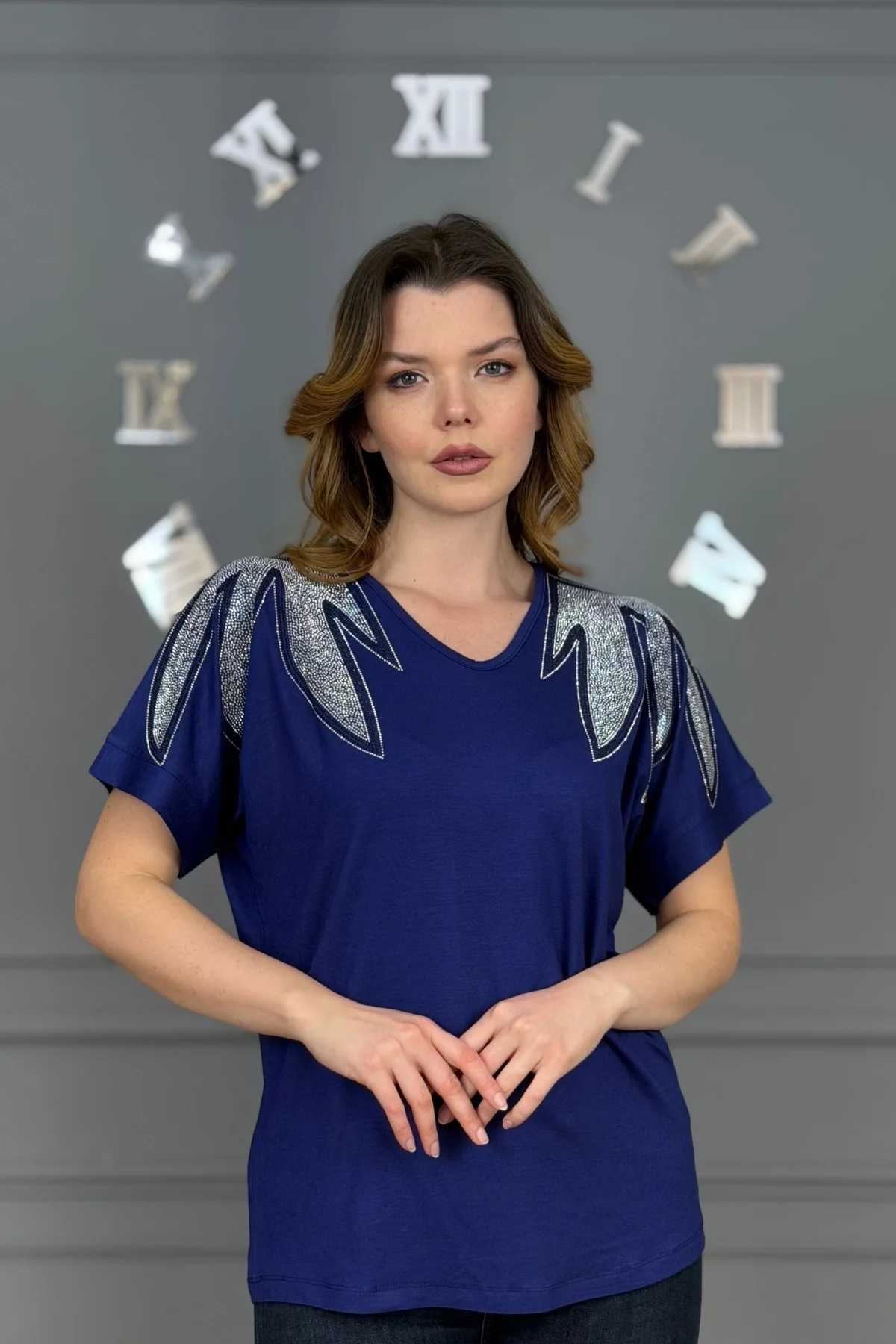 Kadın Lacivert Büyük Beden V Yaka Omuzlar Yaprak Kristal Taş İşlemeli Likralı Kısa Kol Buluz
