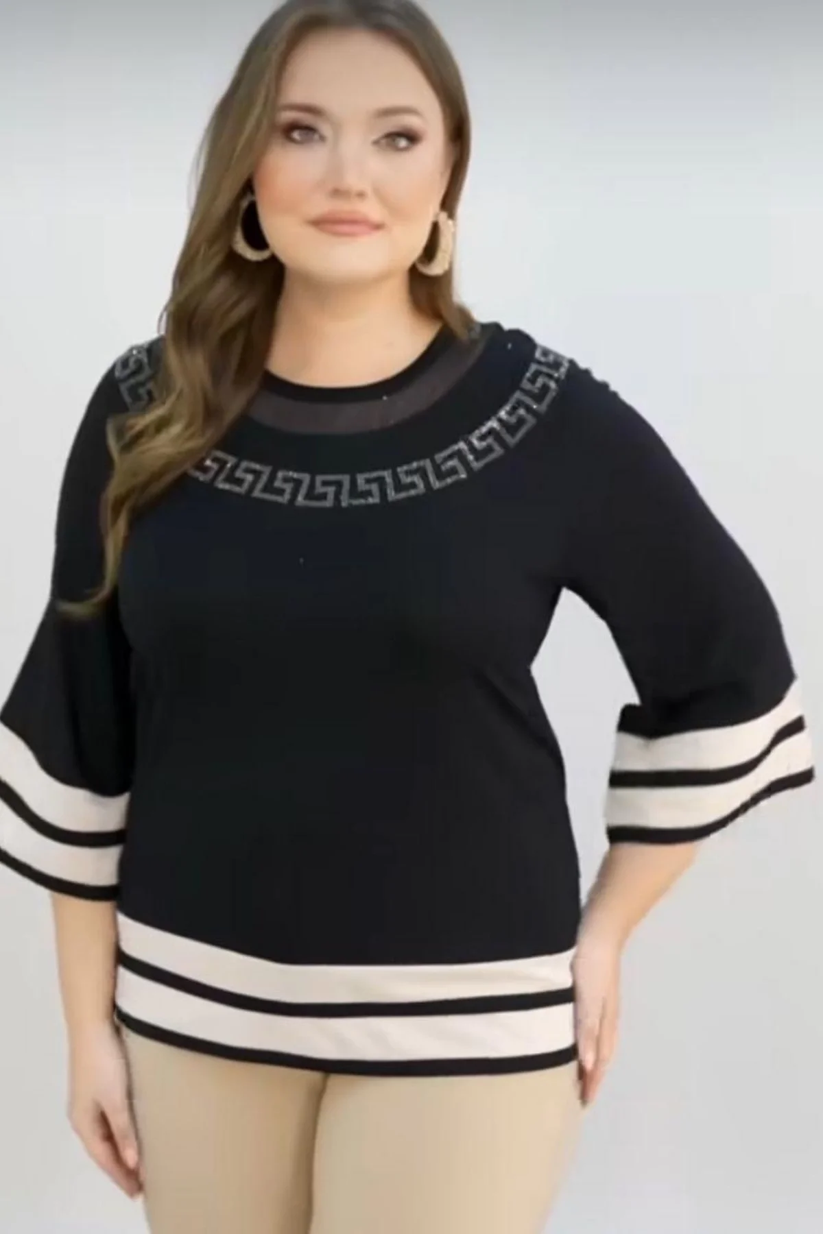 Kadın Büyük Beden Bisiklet Yaka Eteği Kol Ucu Ve Yakası Detaylı Likralı Pamuk Viskon Penye Bluz