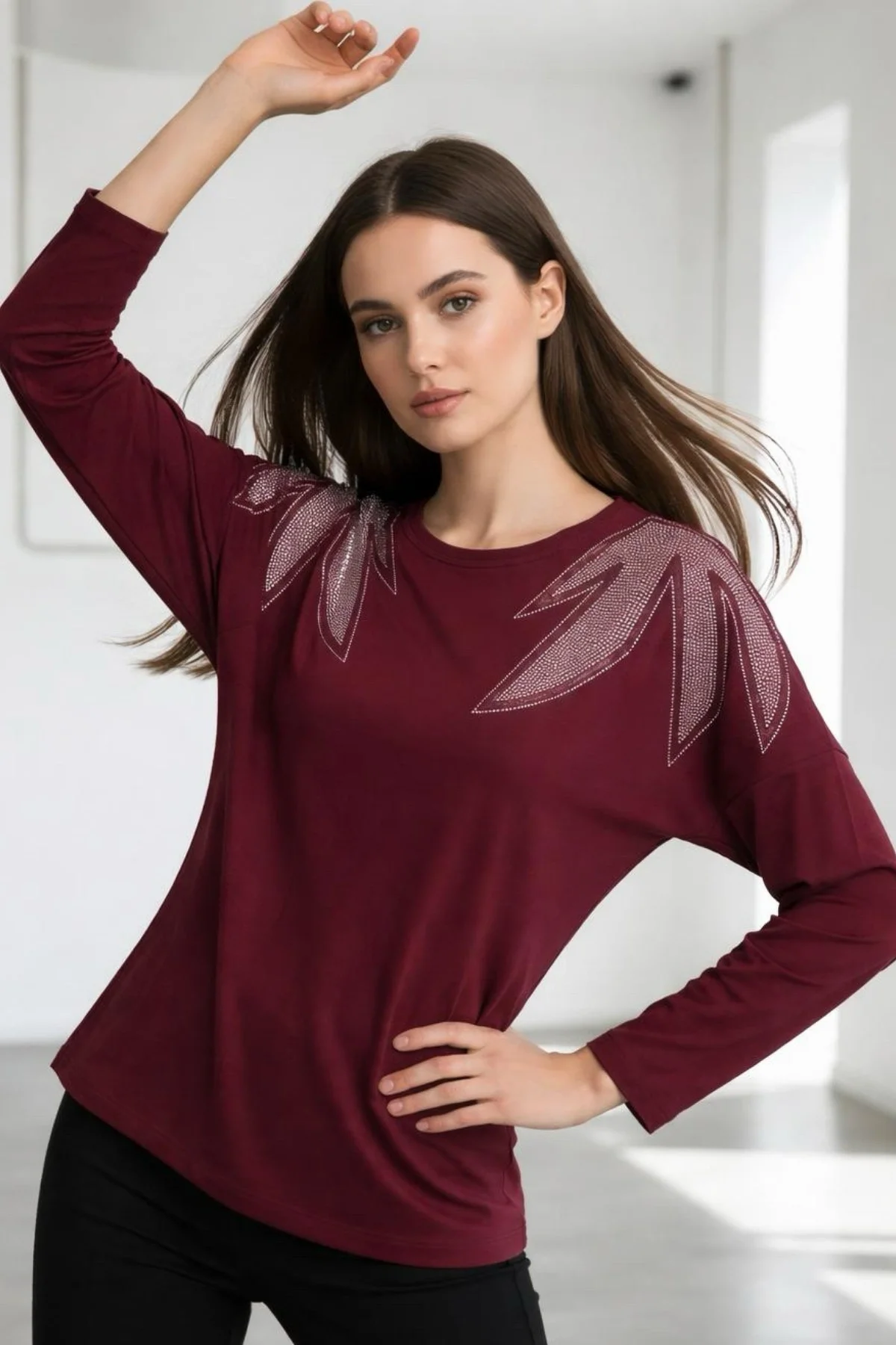 Kadın Bordo Renk Bisiklet Yaka Omuzlar Yaprak Kristal Taş Bakılı Likralı Buluz